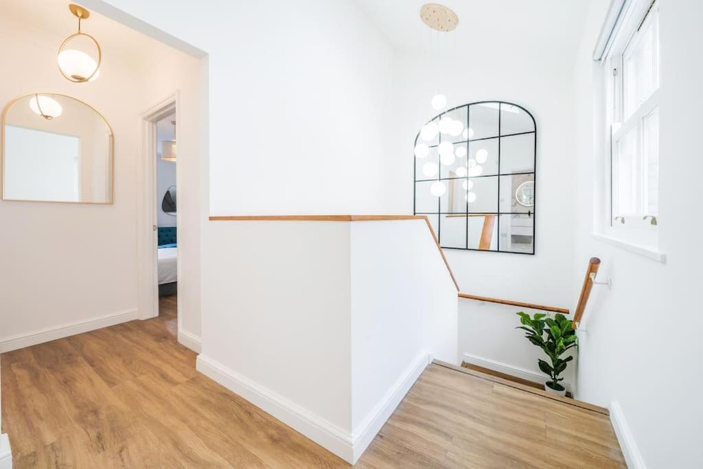 ロンドン House 10 Mins To Tower Bridge Hot Tub & Parkingヴィラ エクステリア 写真